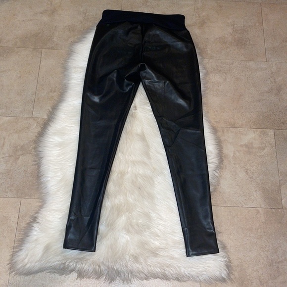 Assets for Spanx Faux Leather Leggings - Picture 8 of 9